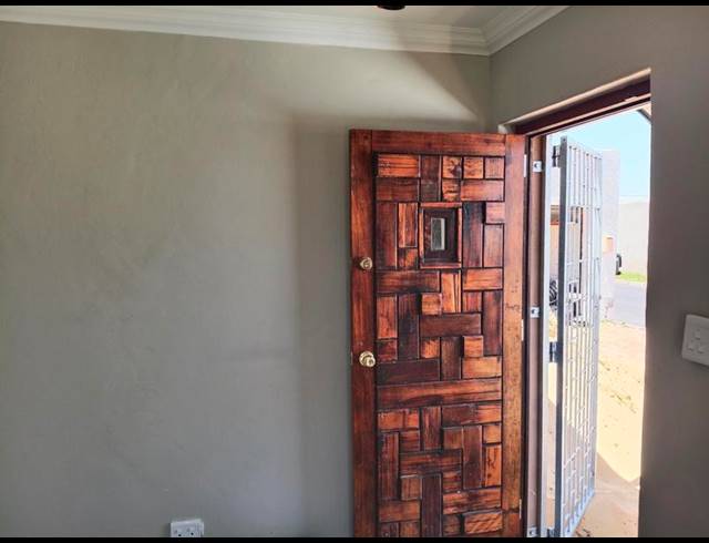 3 BEDROOM PROPERTY TO RENT IN PEERLESS PARK NORTH